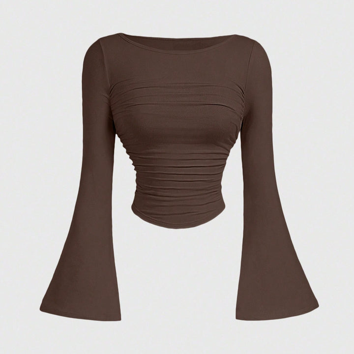 Damen Figurbetontes Langarmshirt mit Carmenausschnitt, gerafftem Rumpf und Trompetenärmeln – Avérine