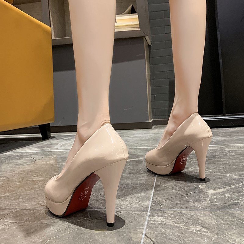 Damen nan Plateau-Pumps mit glänzendem Lack und hohem Stilettoabsatz Echo Archiv