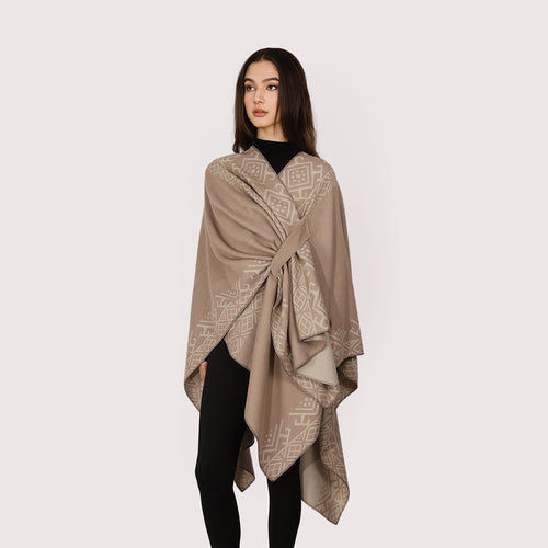 Damen Reversibler Wollmix-Cape mit Bindeschlaufe und feinem Jacquardmuster – Avérine