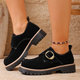 Damen Chunky Loafer im Mokassin‑Stil mit großer Zierschließe, Velours‑Optik und profilierter Gummisohle – Lioré
