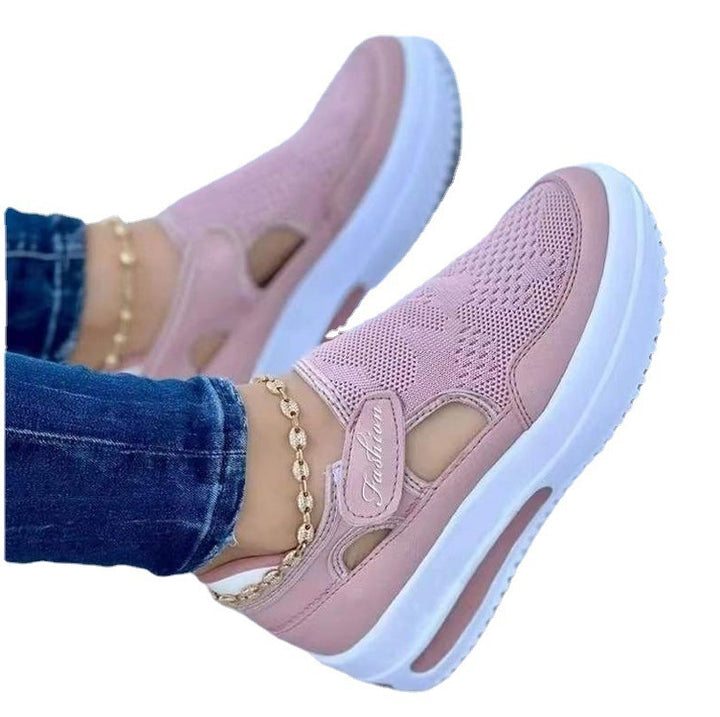 Damen Slip-On Keil-Sneaker mit luftiger Strickoberseite, Cut-Out-Details und Klettverschluss Echo Archiv