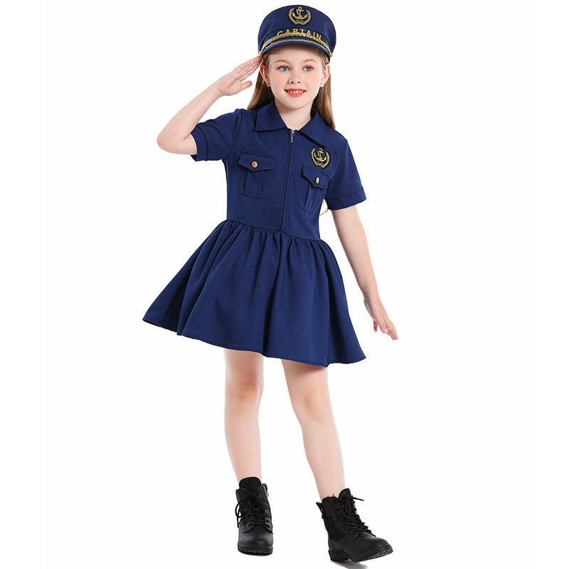 Mädchen Polizeikostüm mit Kleid und Mütze Echo Archiv