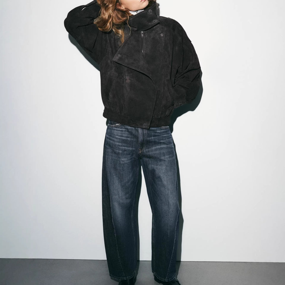 Damen Lässige Wildlederjacke mit hohem Kragen – Célinea