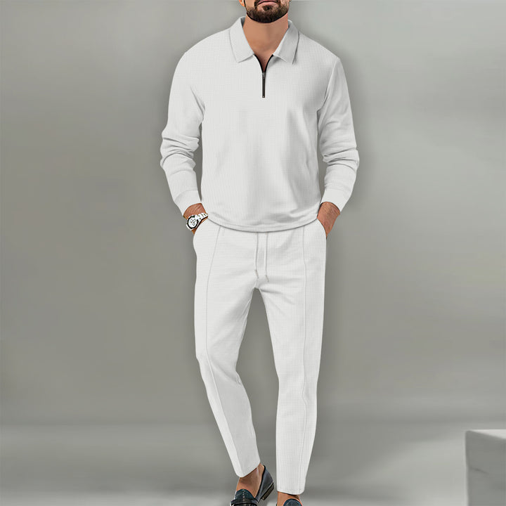 Herren Sportliches Oberteil mit Reißverschluss und eleganter Hose Echoarchiv