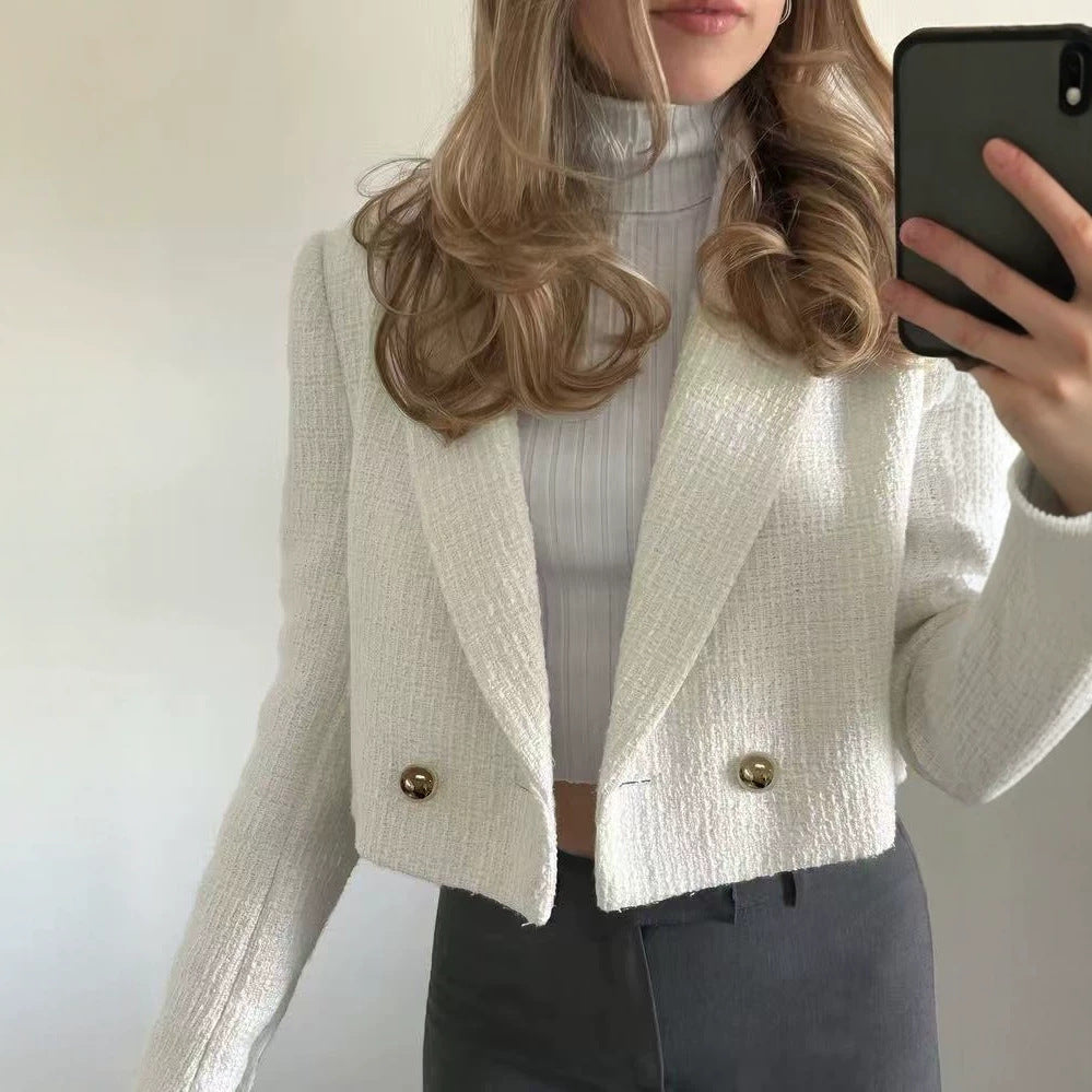 Damen Kurzgeschnittener Bouclé-Tweed-Blazer mit kastiger Silhouette und goldenen Zierknöpfen Echo Archiv
