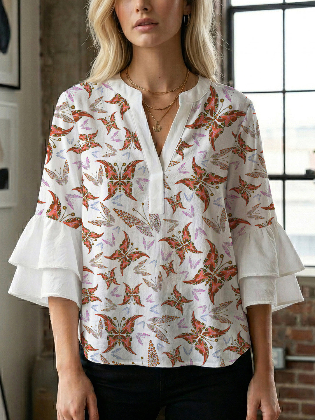 Damen Bluse mit voluminösen Rüschenärmeln und kreativem Floraldesign Echo Archiv