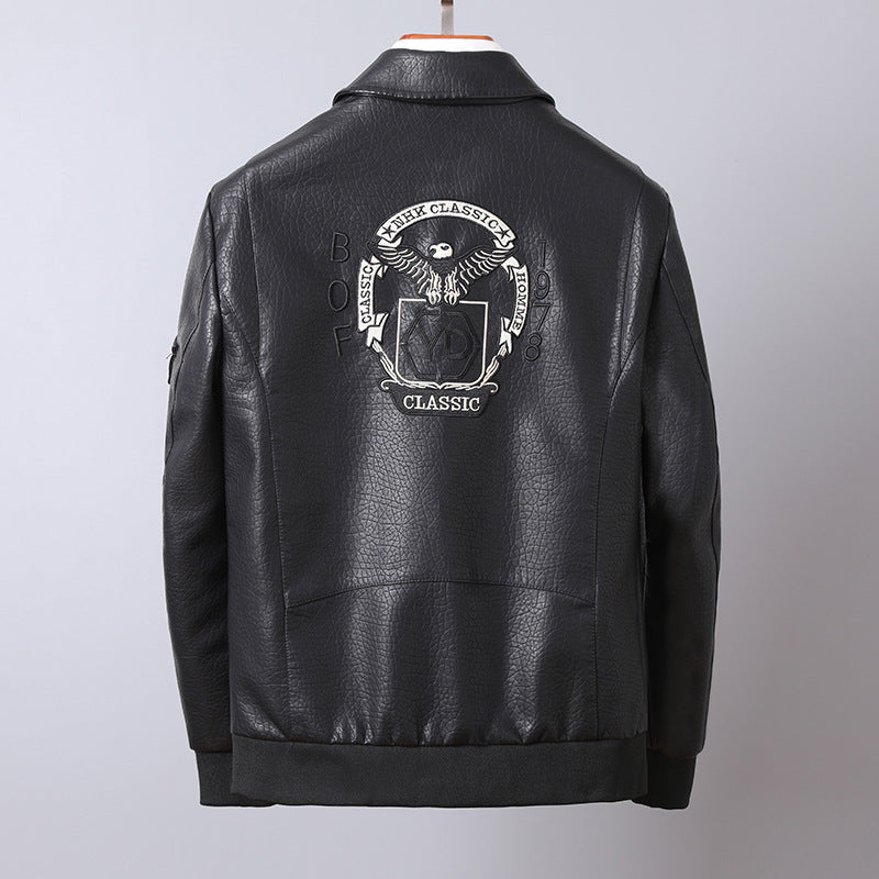 Herren Kunstleder-Fieldbomberjacke im Pilotenstil mit Patch‑Applikationen und Frontklappentaschen Echoarchiv