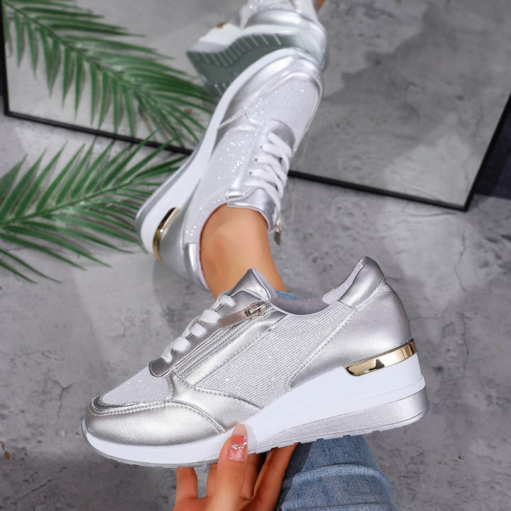 Damen  stylische Plateausneaker mit seitlichem Reißverschluss gepolstertem Komfortfußbett und dekorativen Metallic-Overlays Echo Archiv