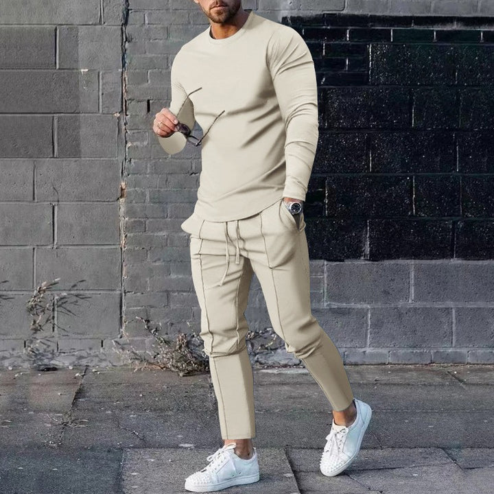 Herren Bequemes Langarmshirt mit sportlichem Schnitt und lässigen Jogginghose Echoarchiv