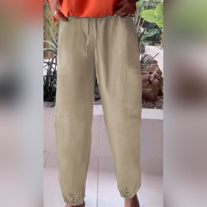 Damen Cargo-Jogginghose mit Kordelzug, aufgesetzten Taschen und Knopfmanschetten – Avélisse