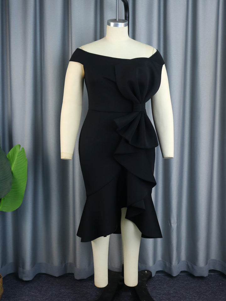 Damen Elegantes schulterfreies Kleid mit Rüschendetails Echo Archiv