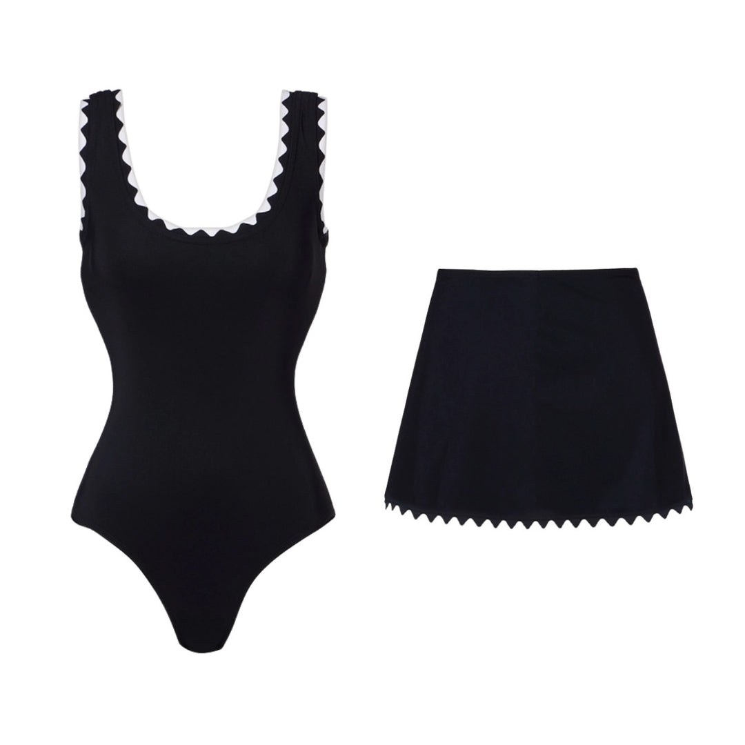 Damen Einteiler Badeanzug mit asymmetrischem Design und passendem Rock Echo Archiv