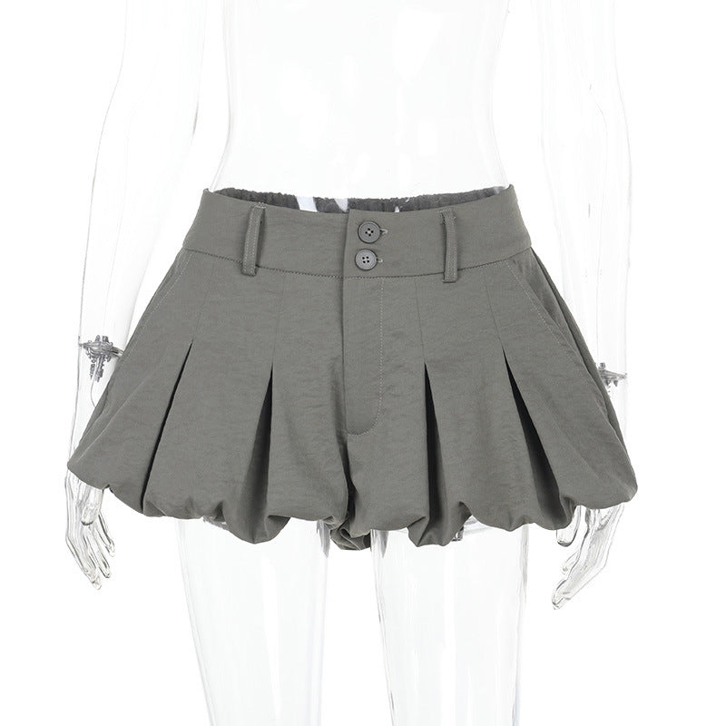 Damen modische Ballonshorts mit flatterndem Schnitt und dekorativen Knöpfen Echo Archiv
