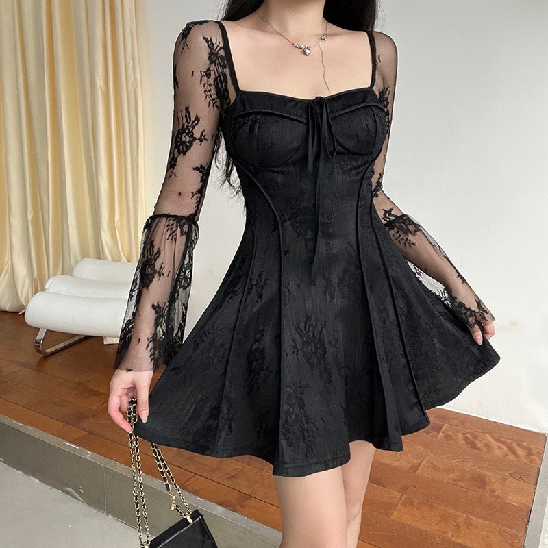 Damen Spitzenkleid mit eleganter Schnürung Echo Archiv