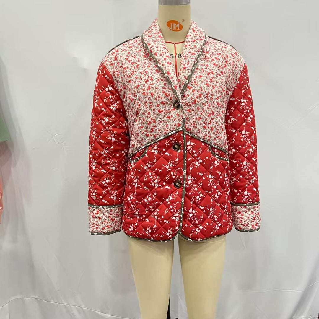 Damen nan gesteppte Patchprint Übergangsjacke mit Schalkragen, dekorativer Paspel und aufgesetzten Taschen Echo Archiv