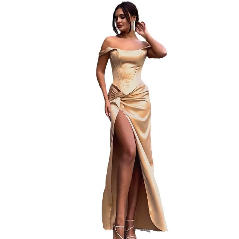 Damen Elegantes Abendkleid mit schulterfreiem Schnitt und hohem Schlitz Echo Archiv