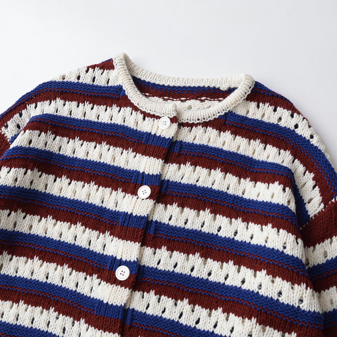 Damen Gestrickte Cropped‑Strickjacke mit Lochmuster und Knopfleiste Echoarchiv