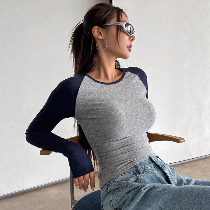 Damen Enganliegendes Raglan-Langarmshirt mit Stretch und Daumenloch – Avérine