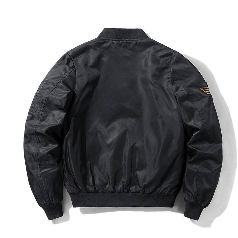 Herren Bomberjacke im Fliegerstil mit Nylon‑Shell, Patch‑Applikationen und Ärmeltasche Echoarchiv