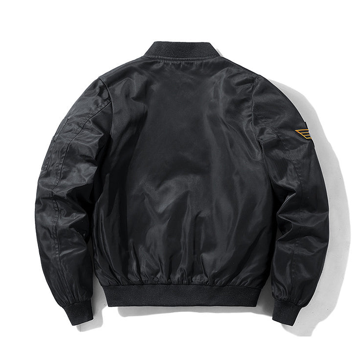 Herren Bomberjacke im Fliegerstil mit Nylon‑Shell, Patch‑Applikationen und Ärmeltasche Echoarchiv