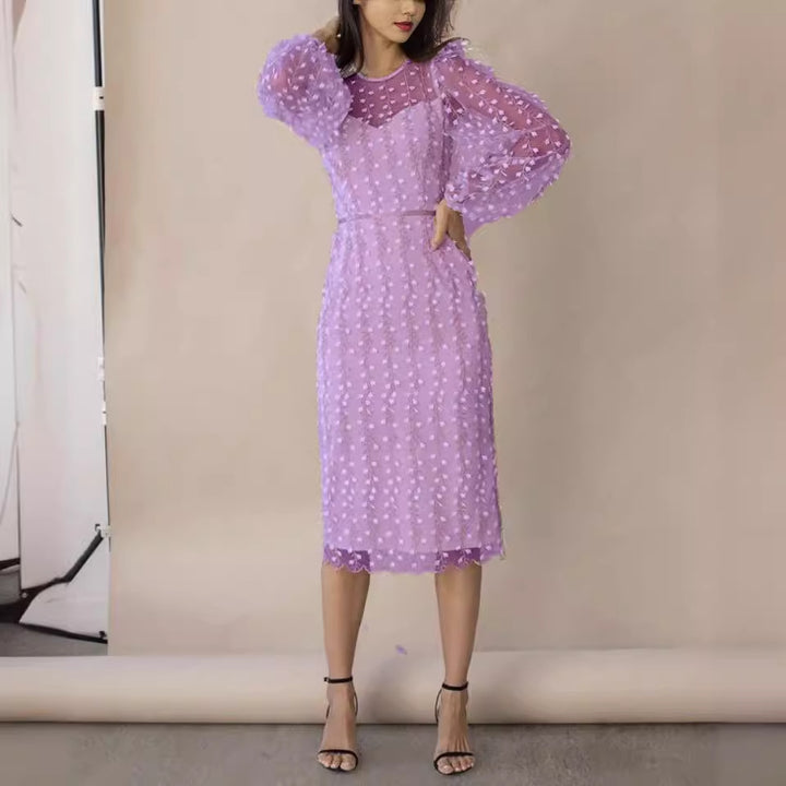 Damen Kleid mit transparenten Puffärmeln und floralem Stickdesign Echo Archiv