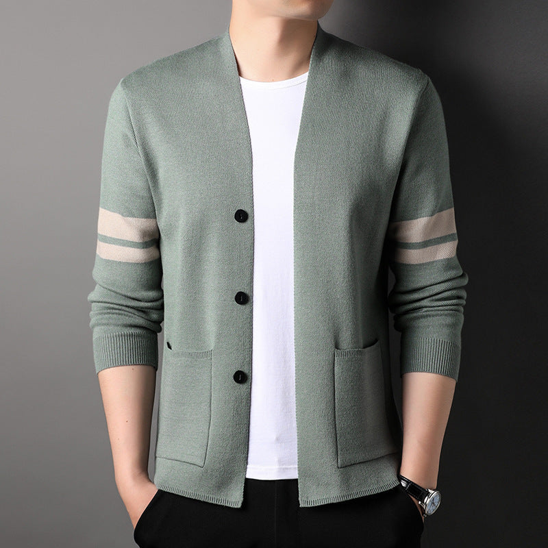 Herren modische Strickjacke mit eleganten Kontraststreifen und praktischen Taschen Echoarchiv