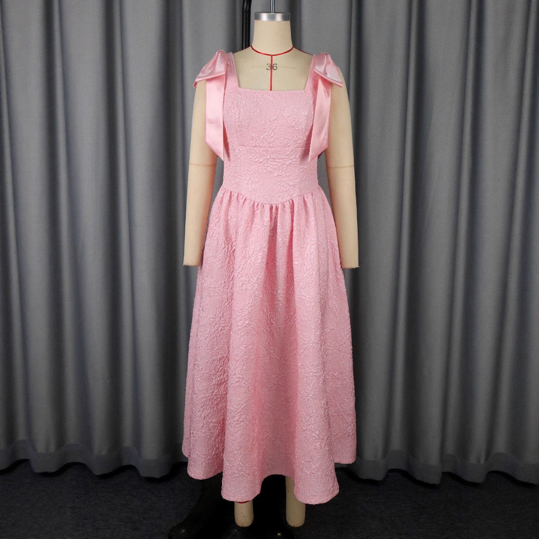 Damen Elegantes Abendkleid mit schimmernden Details und verspielten Rüschenschultern Echo Archiv