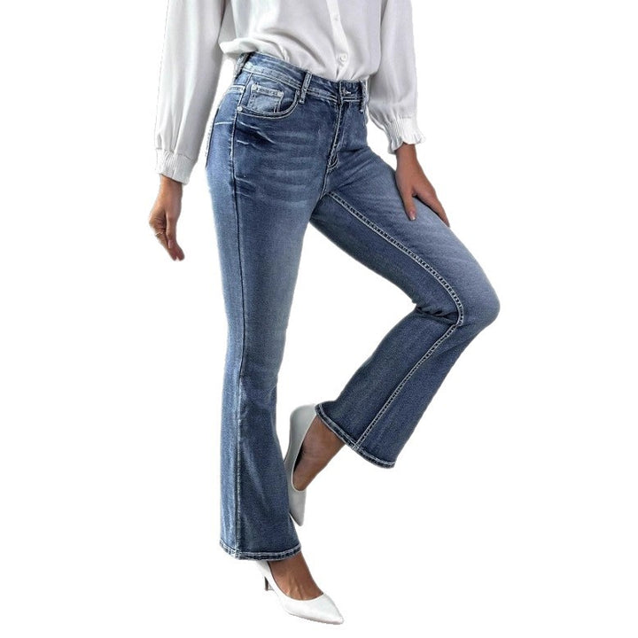 Damen schlanke Bootcut-Jeans mit leichtem Schlag und sculptendem Stretchbund Echo Archiv
