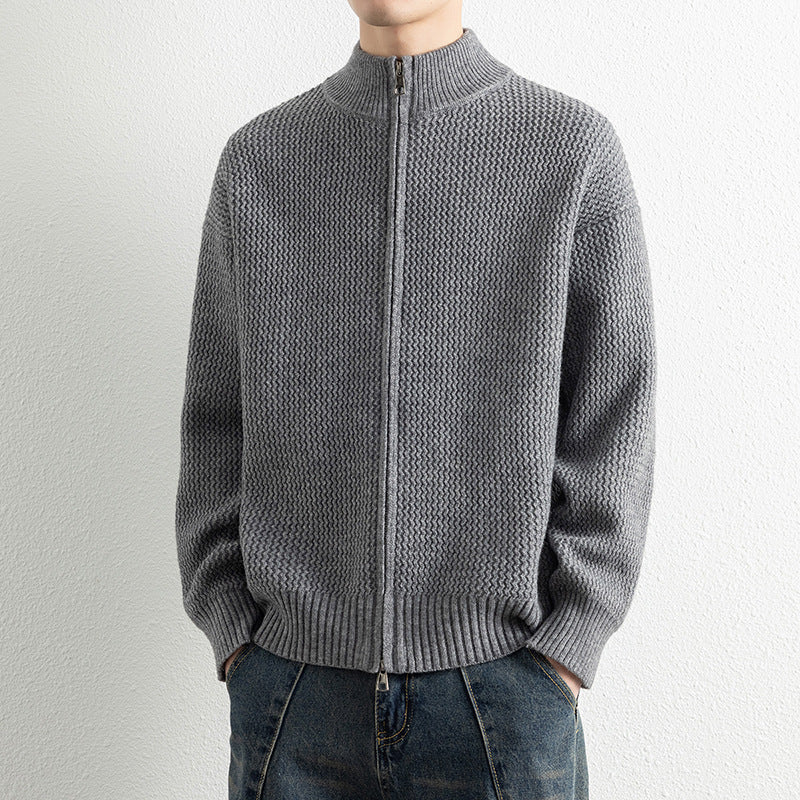 Herren Strickjacke mit hohem Kragen und praktischen Reißverschluss Echoarchiv