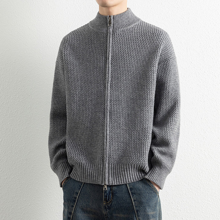 Herren Strickjacke mit hohem Kragen und praktischen Reißverschluss Echoarchiv