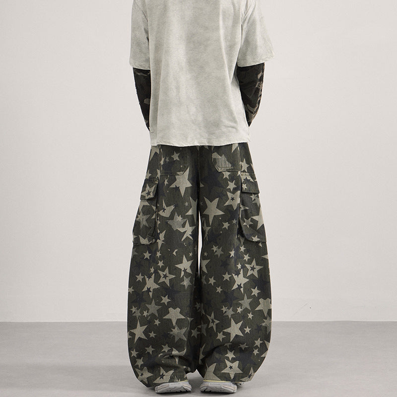 Herren weite Cargo-Palazzo-Hose mit allover Sternen-Print und Utility-Taschen Echo Archiv