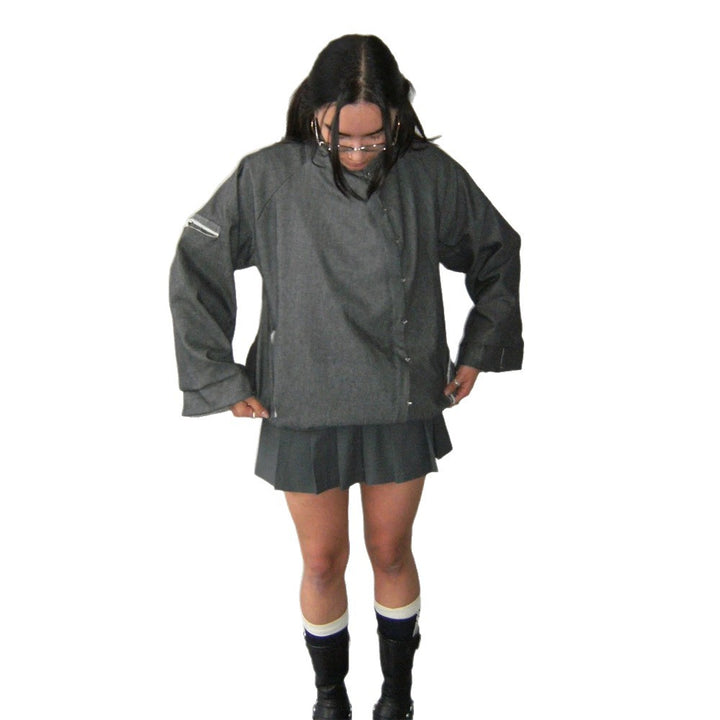 Damen Oversize-Boxy-Jacke mit asymmetrischem Druckknopfverschluss und Ärmeltasche Echoarchiv