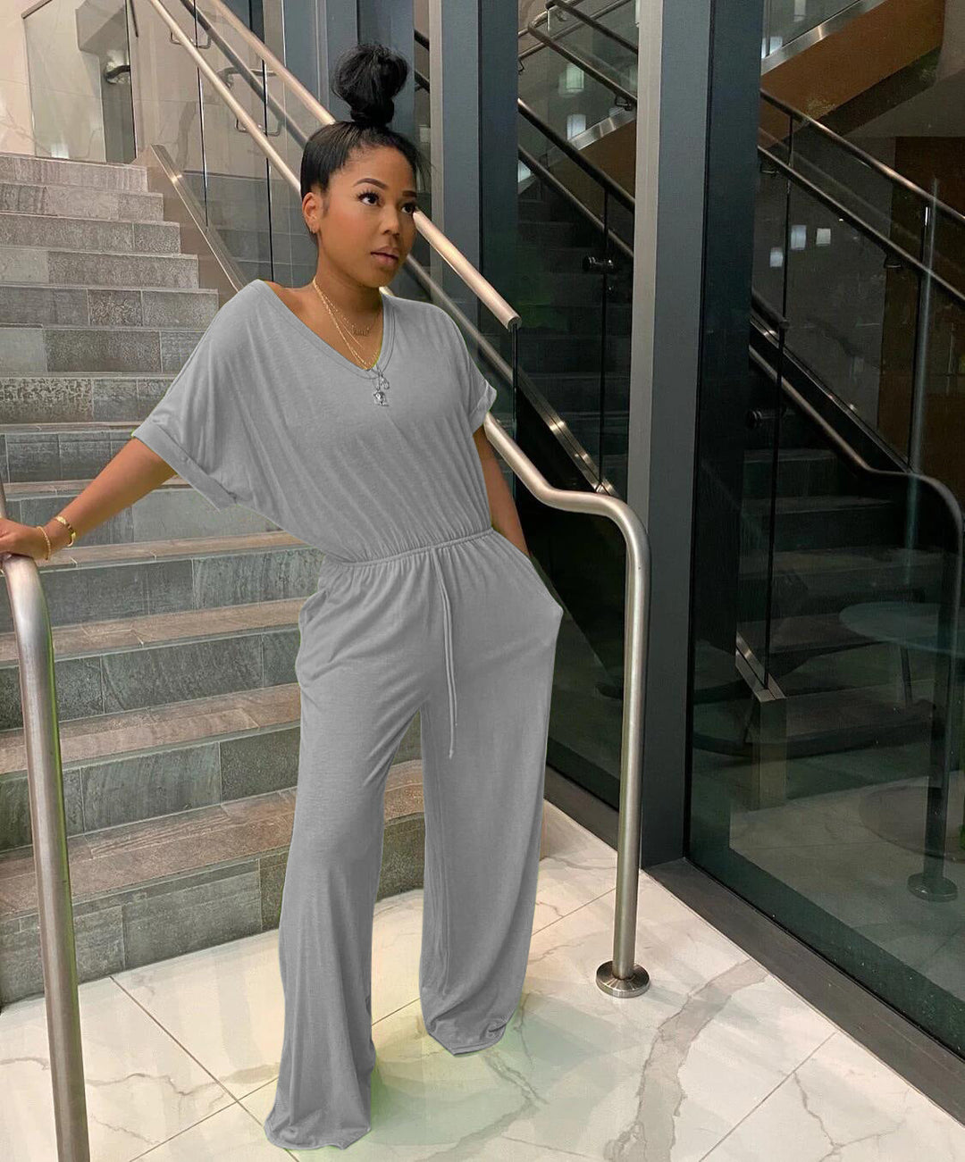 Echoarchiv | V-Ausschnitt Jumpsuit für Frauen Jane