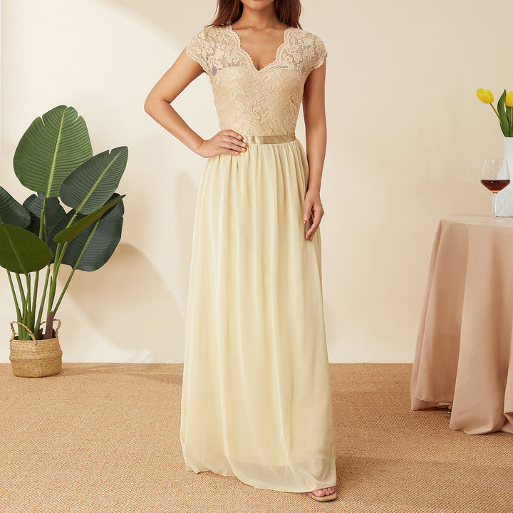 Damen Elegantes Spitzenkleid mit V-Ausschnitt Echo Archiv