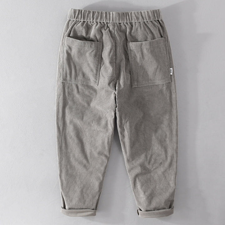 Herren Kordhose im Relaxed‑Tapered mit Kordelzugbund und Umschlag Echoarchiv