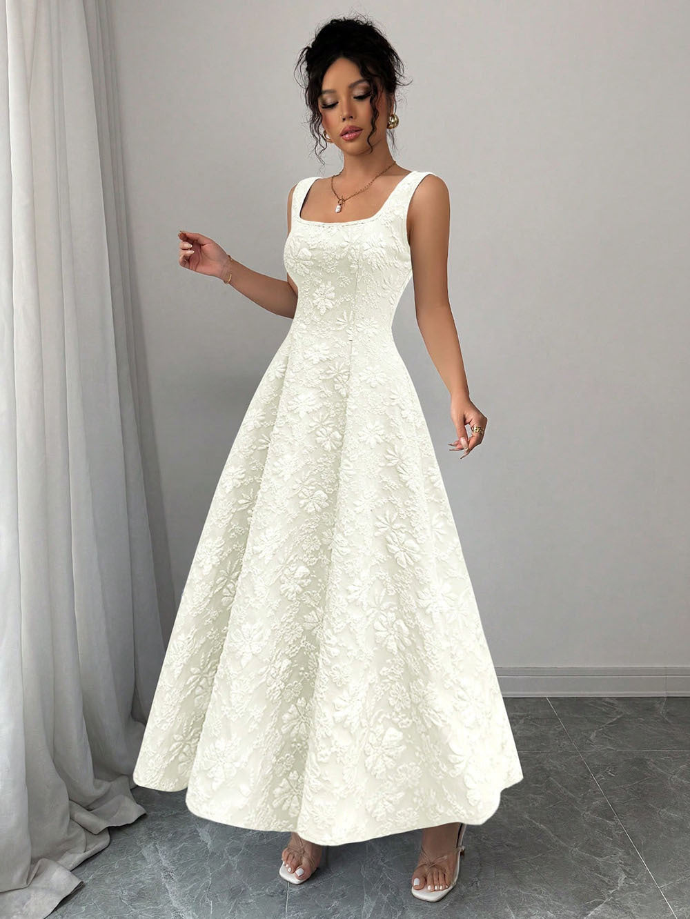 Damen Elegantes Maxikleid mit floralem Design und Quadrat-Ausschnitt Echo Archiv
