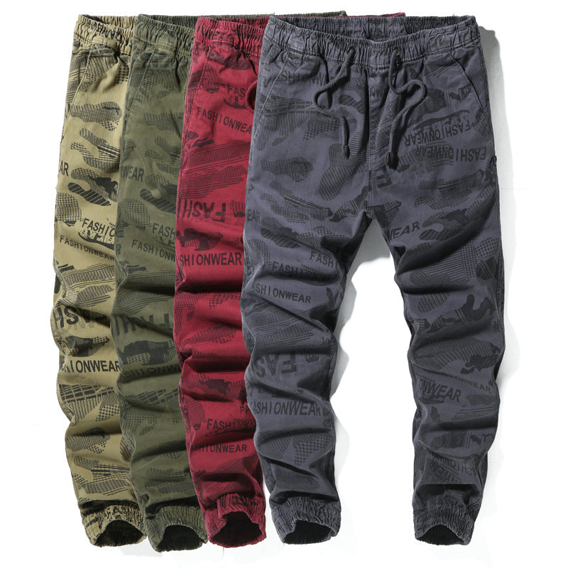 Herren Camouflage-Jogginghose mit elastischem Tunnelzugbund, tapered Schnitt und Allover-Print Echo Archiv