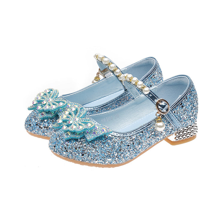 Mädchen Glitzernde Ballerinas mit dekorativen Strass- und Perlenschleifen Echo Archiv
