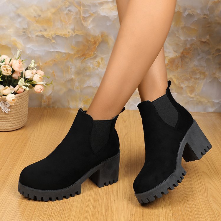Damen nan Chelsea-Ankle-Boots mit grober Profilsohle, elastischen Seiteneinsätzen und Pull-Tab Echo Archiv