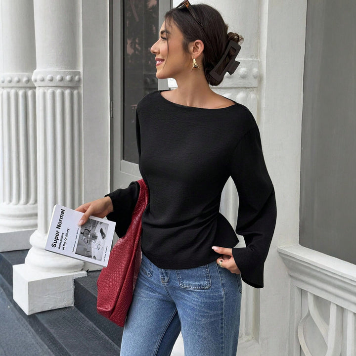 Damen Bootneck-Langarmshirt mit weitem Manschettenärmel und figurbetonter Seitennaht – Avérine