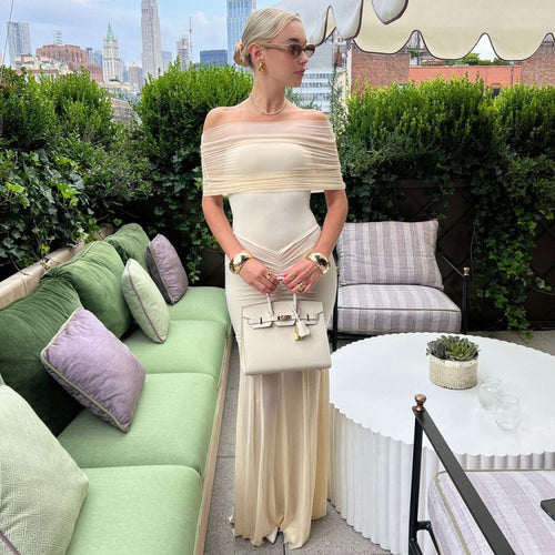 Damen Elegantes Maxi-Kleid mit schulterfreiem Design und Raffungen Echo Archiv