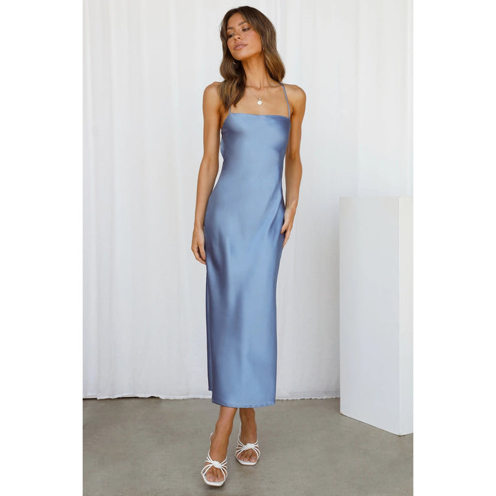 Damen Satinmaxikleid mit Schmalem Schnitt und Spaghettiträgern Echoarchiv