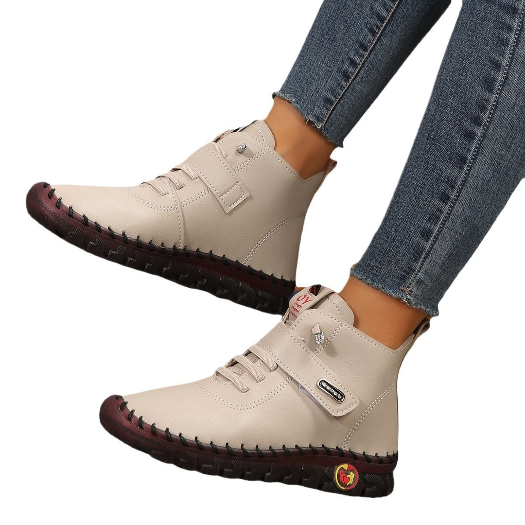 Damen nan stylishe knöchelhohe Komfort-Stiefelette mit Klettverschluss und handgenähter Ziernaht Echo Archiv