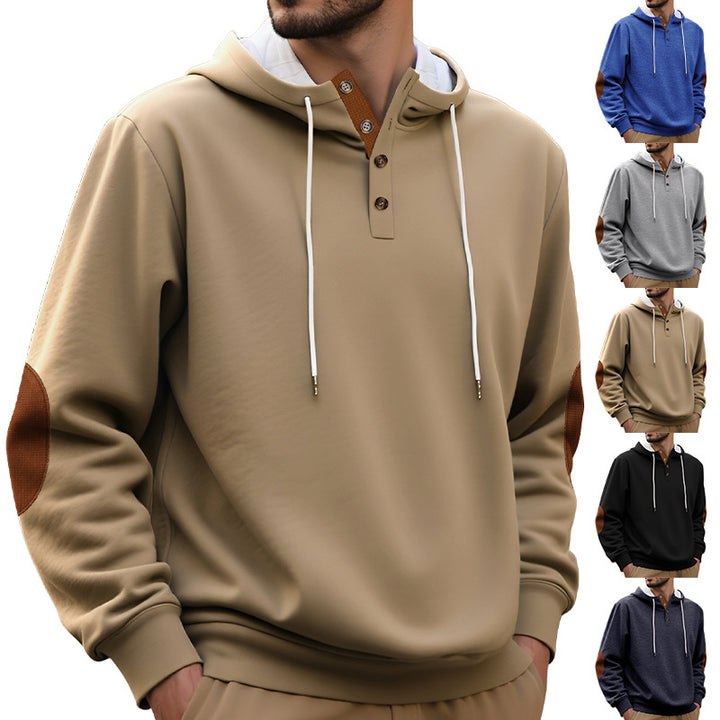 Herren nan Kapuzenpullover im puristischen Freizeitstil mit Henley-Knopfleiste, kontrastierter Kapuzeninnenseite und Ellenbogenaufnähern Echo Archiv