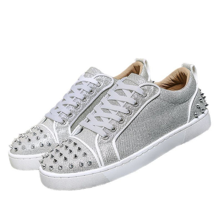 Damen glitzernder Low-Top Sneaker mit spitzem Nietenbesatz und gepolstertem Lederfutter Echo Archiv