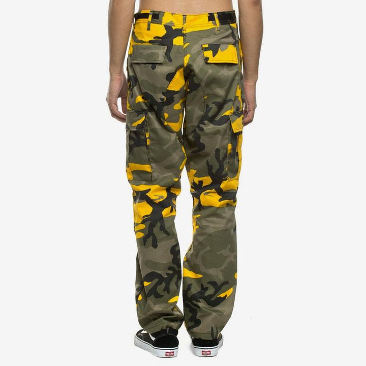 Herren Cargohose mit funktionalen Taschen und modernem Camouflage-Design Echoarchiv