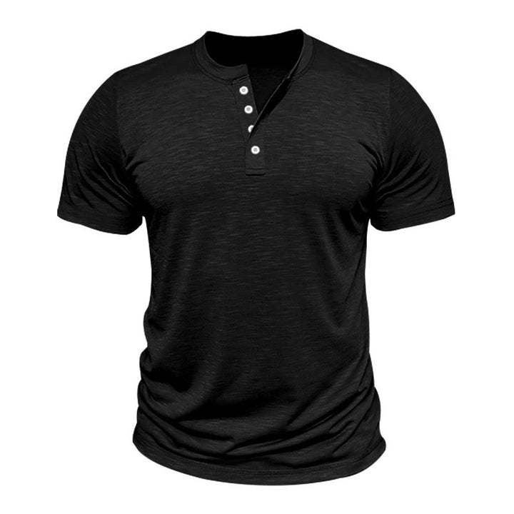 Herren Kurzarm-Henley-T-Shirt mit dekorativen Knopfdetails und geschmeidiger Oberfläche Echoarchiv