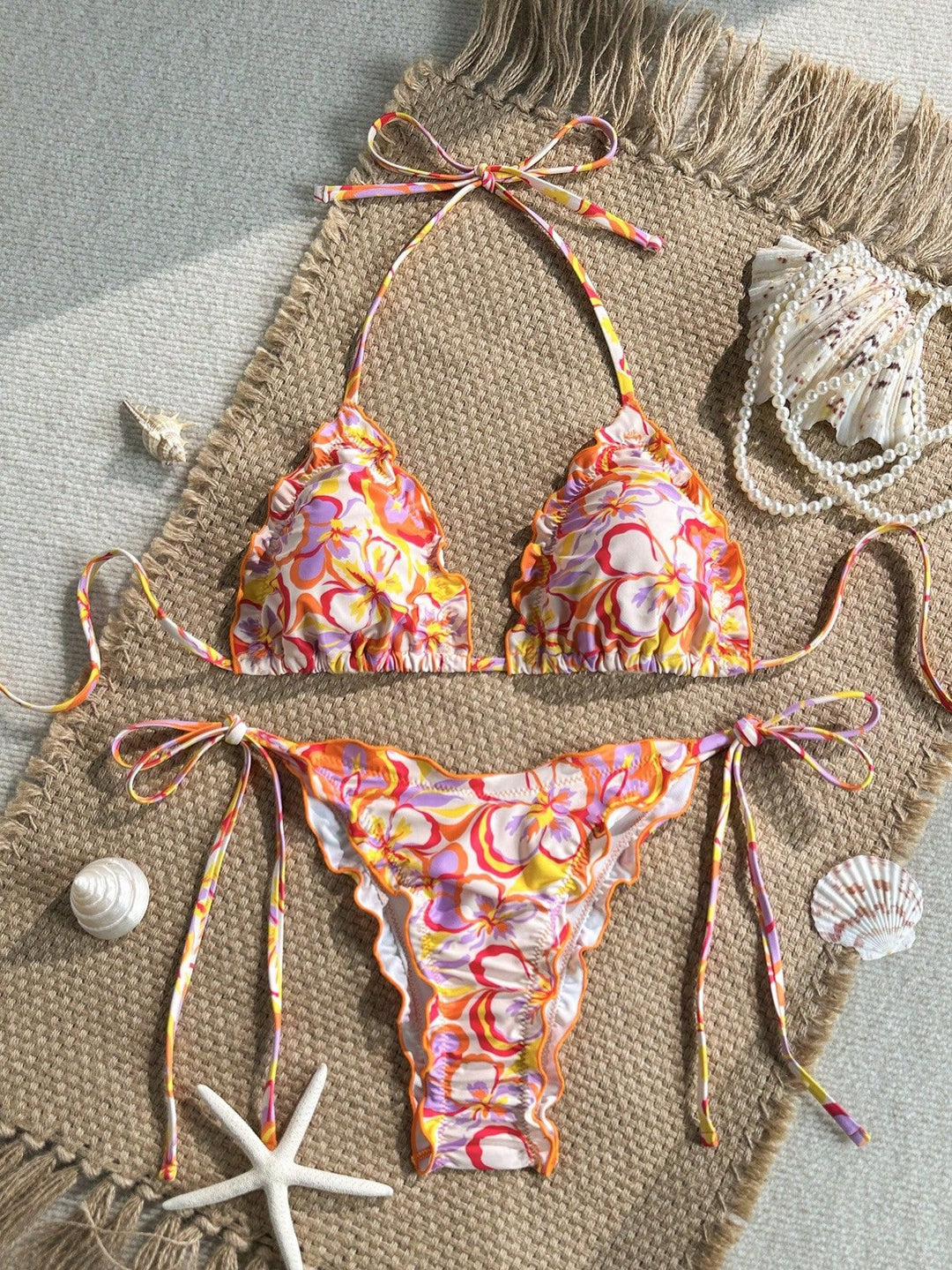 Damen Triangel-Bikini mit Rüschendetails und lebhaftem Blumendruck Echo Archiv