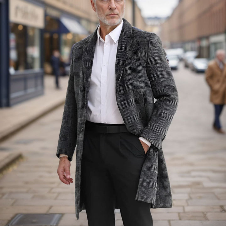 Herren eleganter Wollmantel im modernen Karodesign Echoarchiv