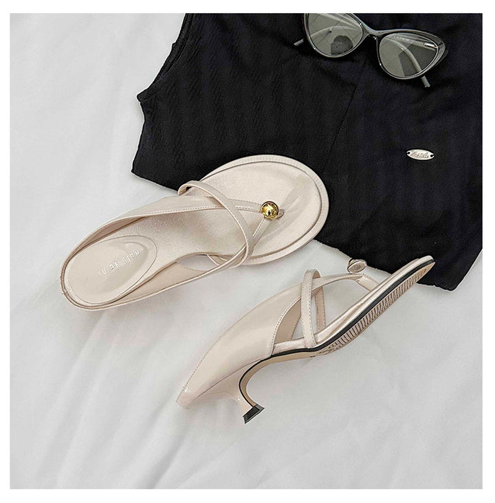Damen Elegante Mule‑Sandalette mit Zehenring, filigranen Riemchen und sculpted Kitten‑Absatz – Sorelia